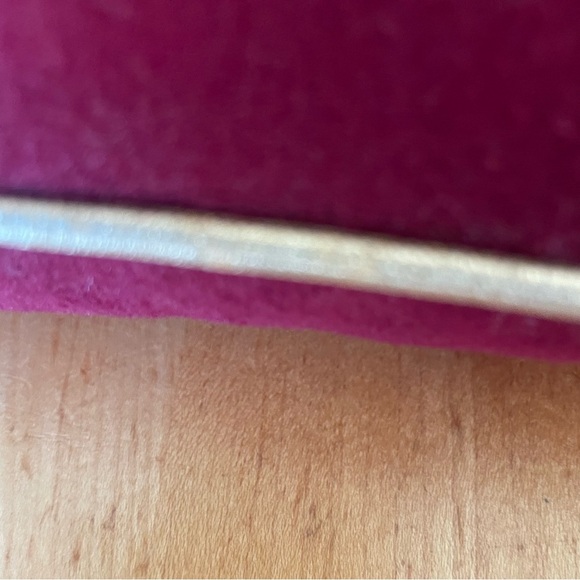 Christmas/reindeer pillow /gold reindeer burgundy with gold trim 14 3/4 X 9 1/2 - Picture 4 of 4